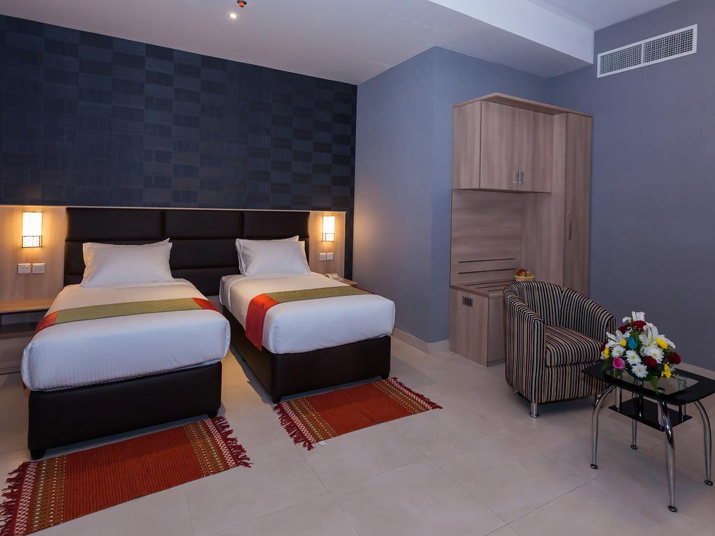 Florida Square Hotel Dubai Zimmer foto